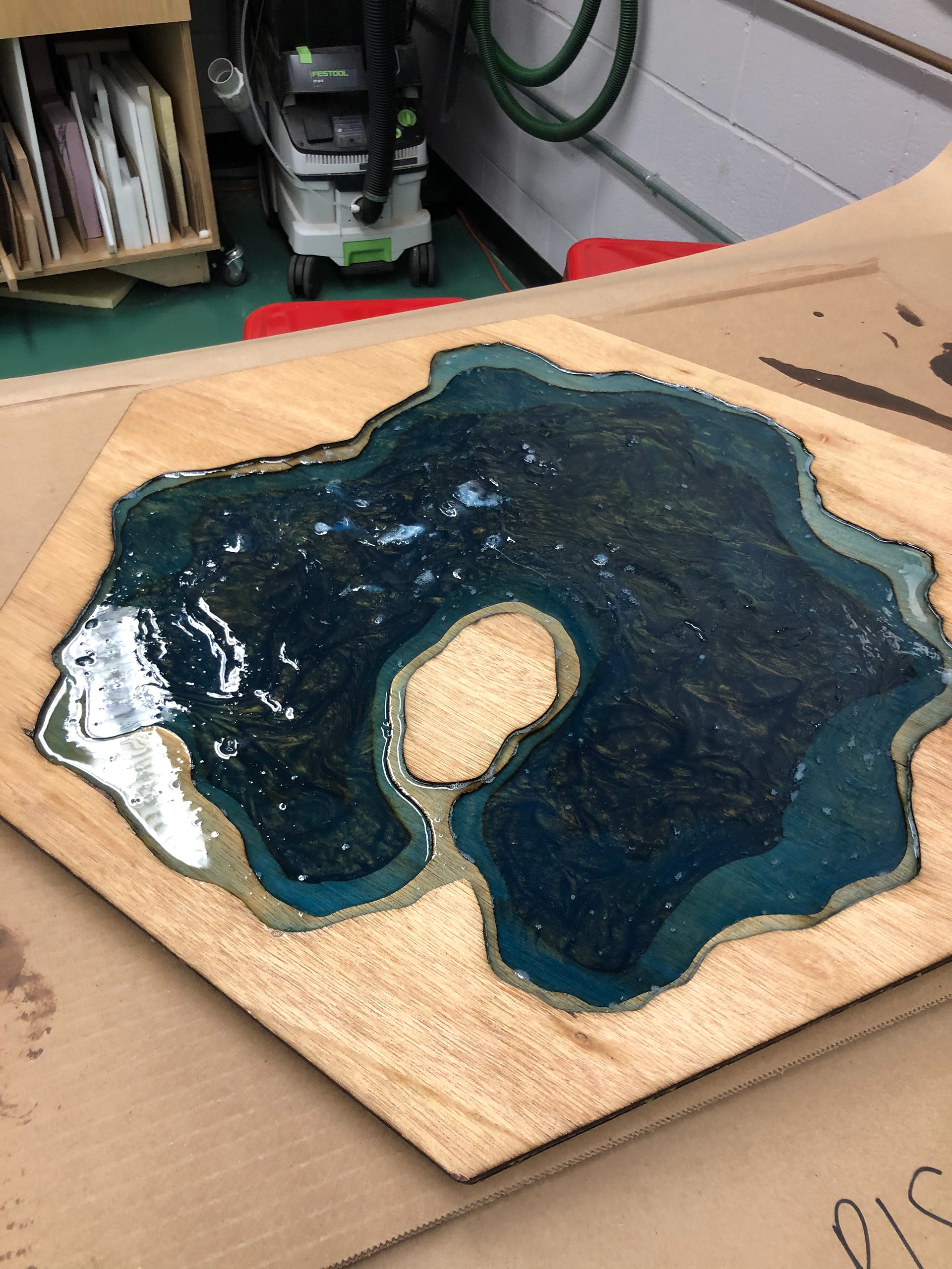 Resin Pour with Gold Pearlescent Pigment